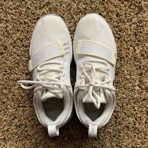 Paul George Basketball shoes